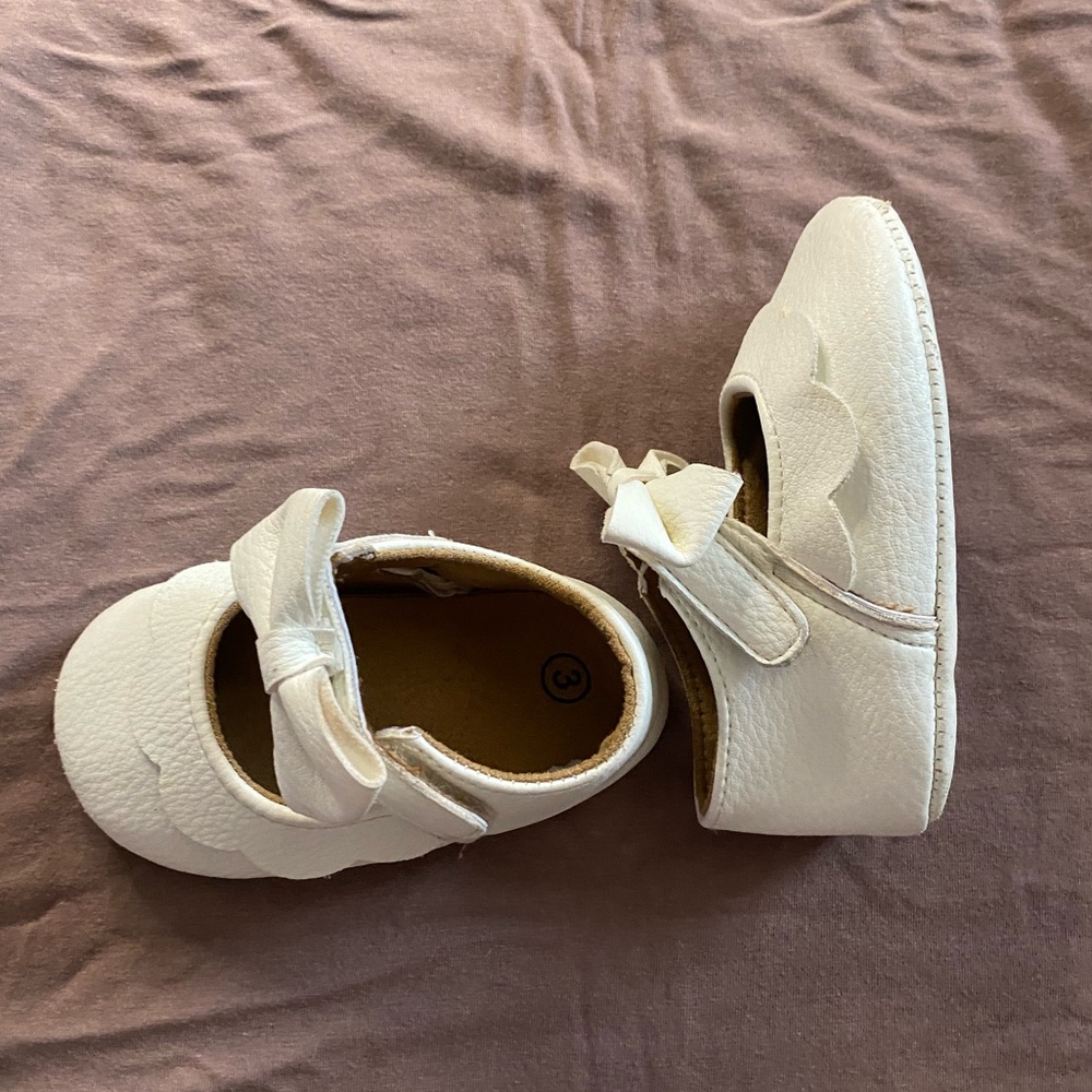 Mary Jane moccasins size 3 boutique shoes